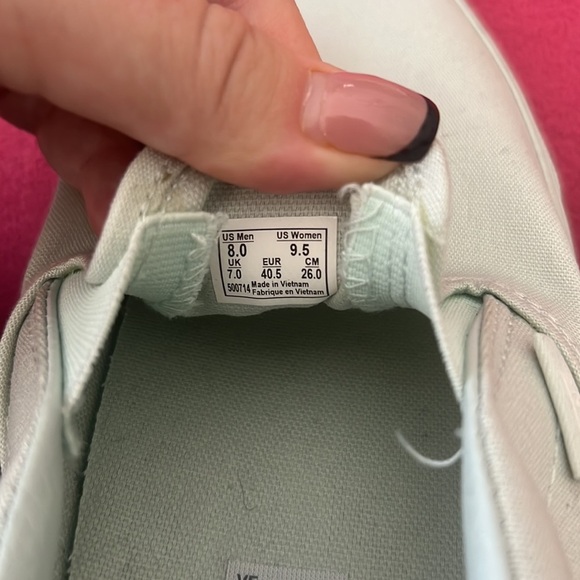 Vans shoes, men size 8, women size 9.5, new with tag/no box - Picture 5 of 5